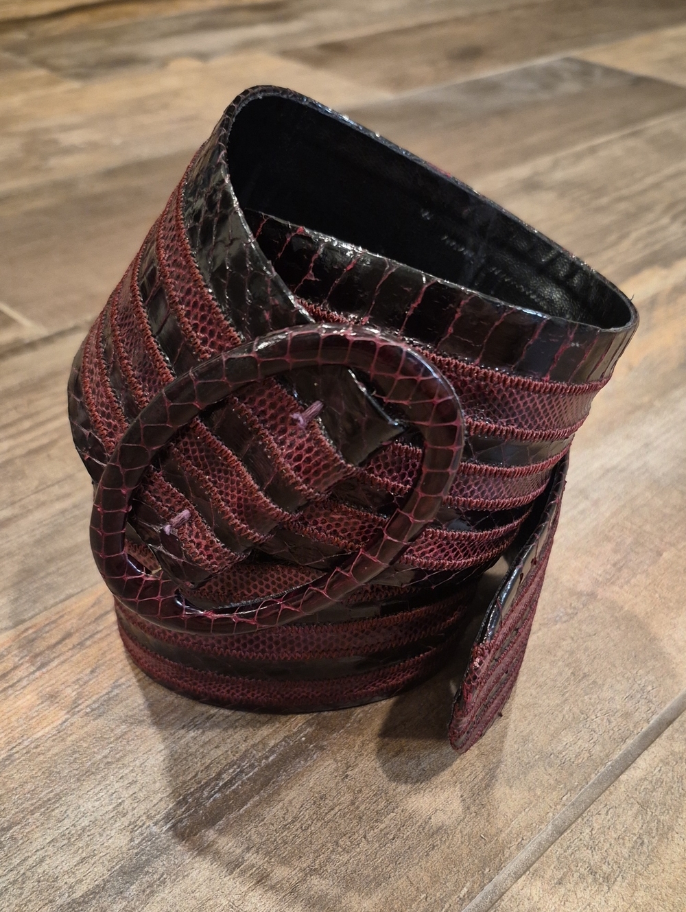M/L Anne Klein Calderon Oval Buckle Wide Burgundy Leather Belt
